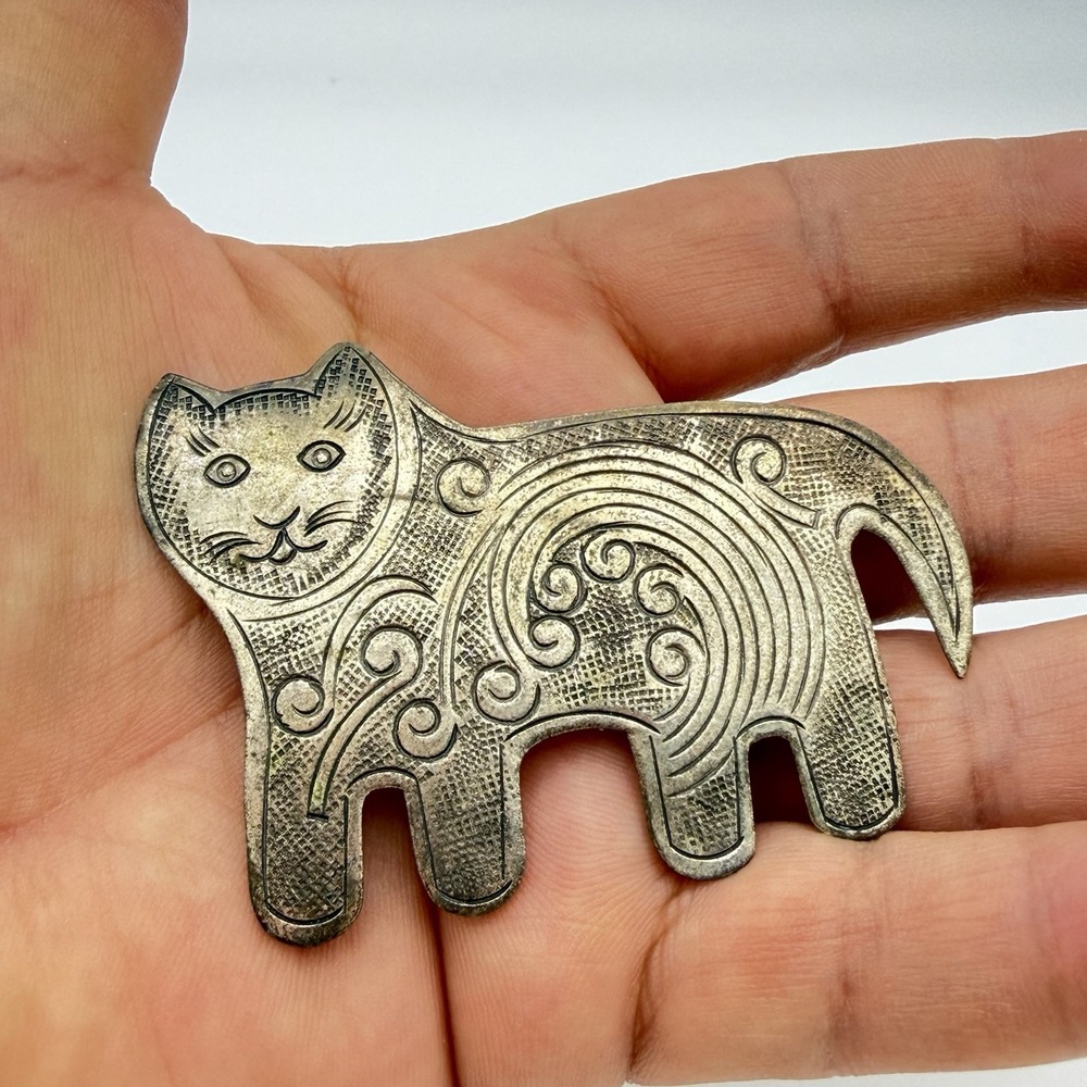Vtg Cat Brooch Silver Tone Etched Embossed Metal Folk Art Large